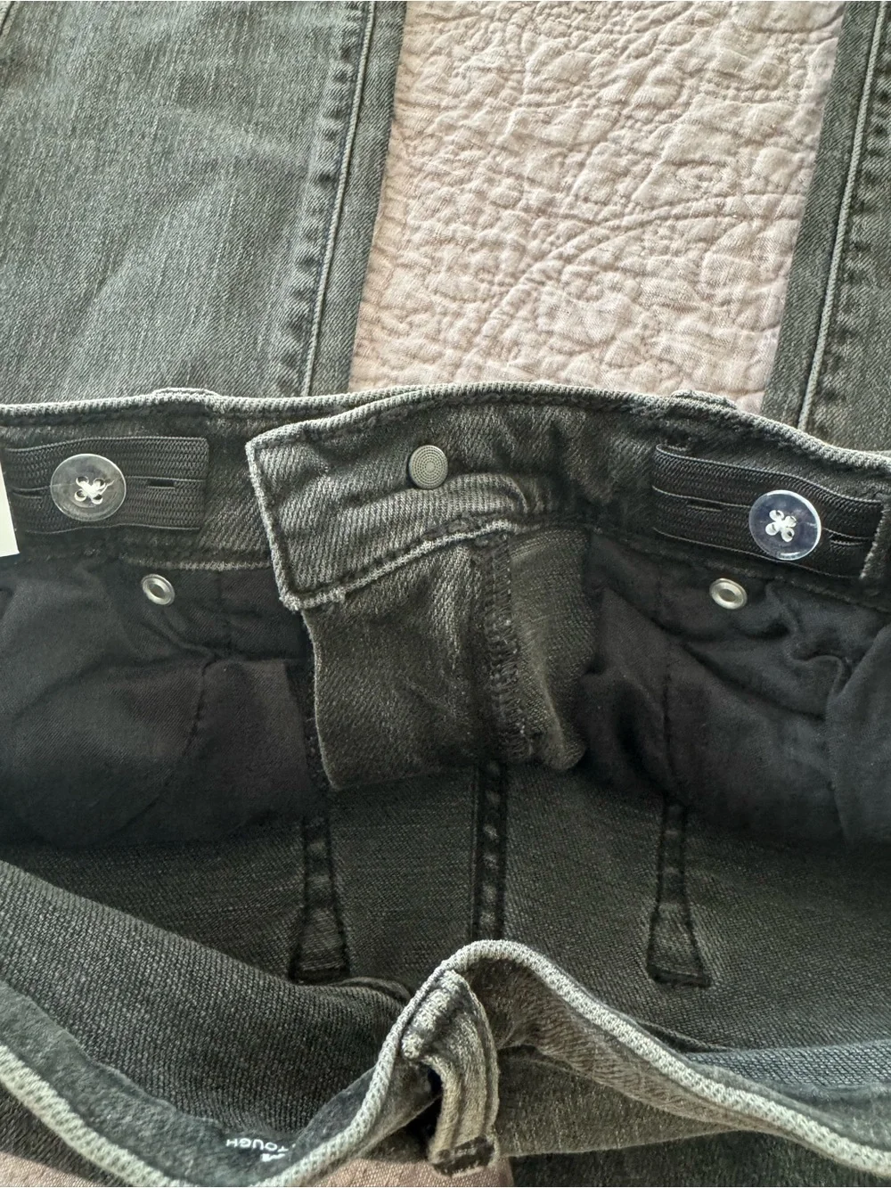 Old Navy Straight-Leg Slim Built-In Tough Jeans for Boys in Washed Black NWT